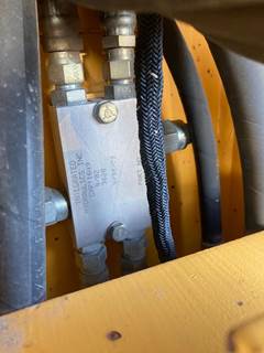 Volvo G746B Hydraulic Valve