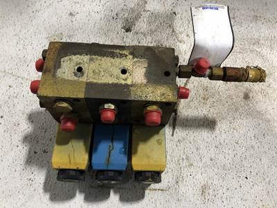 Volvo L90B Hydraulic Valve