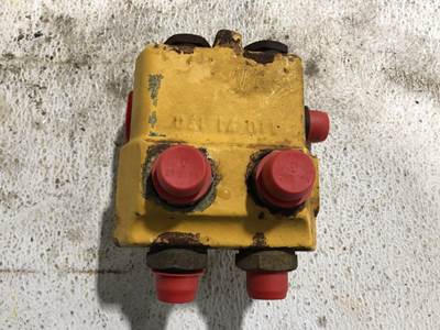 Volvo L90B Hydraulic Valve
