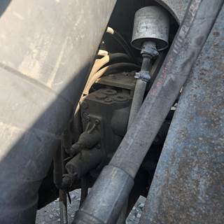 Volvo L90F Hydraulic Valve