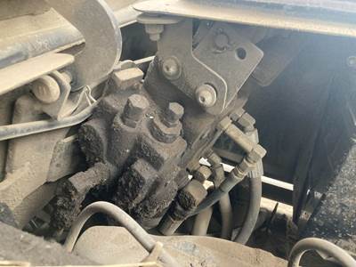 Yale GLC040AFNUAE082 Hydraulic Valve