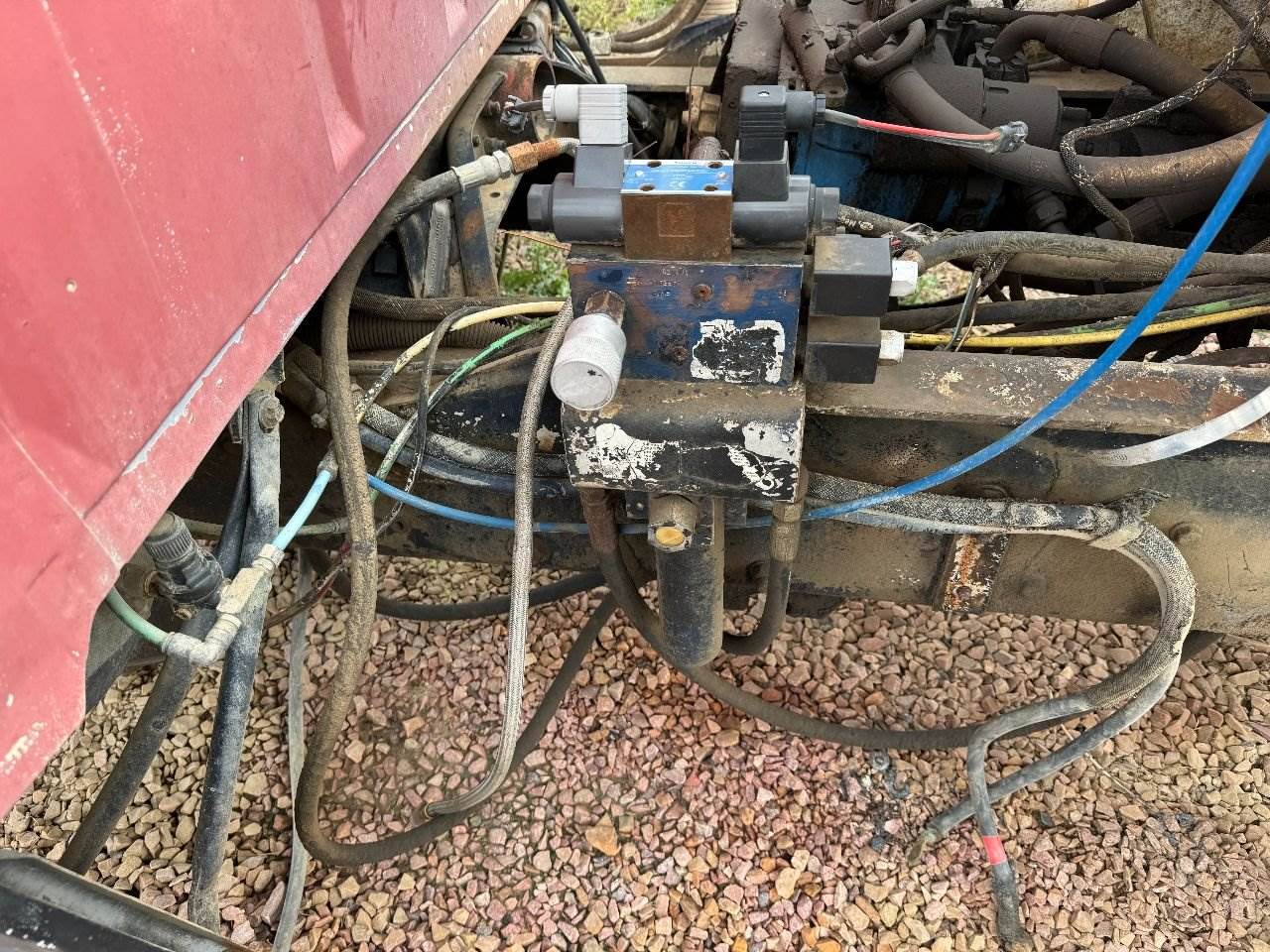 1994 1031941 Hydraulic Valve for a Ford LT9000 For Sale Sioux Falls