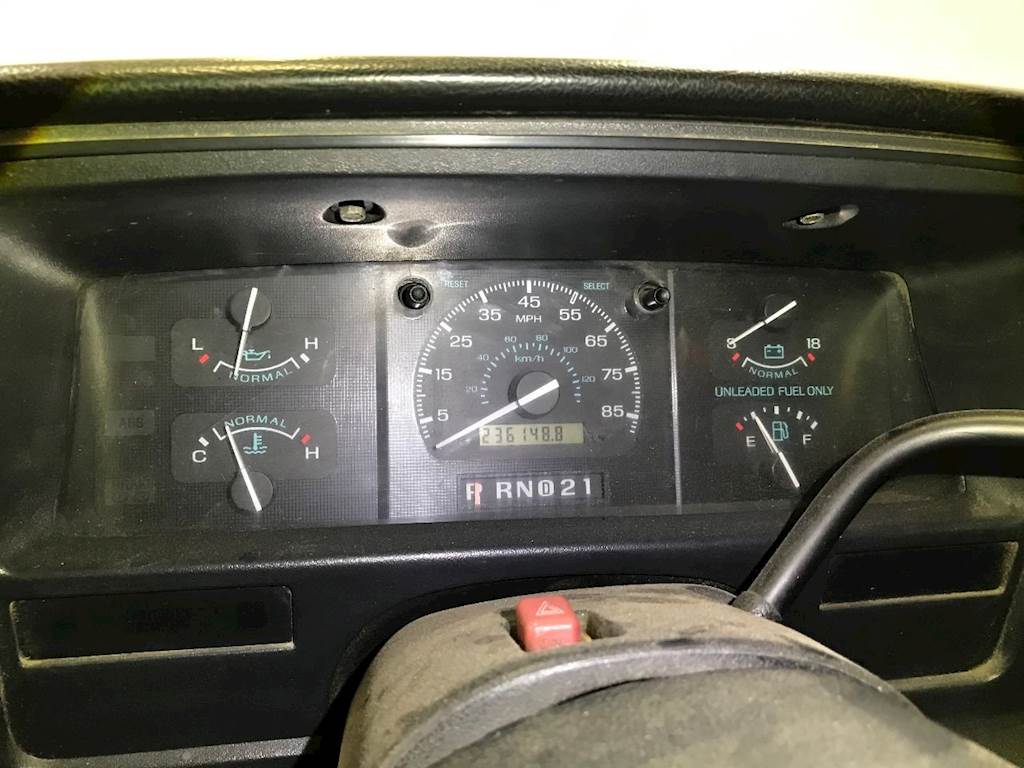 1994 Ford E350 Instrument Panel Cluster for a Ford E350 Cube Van For