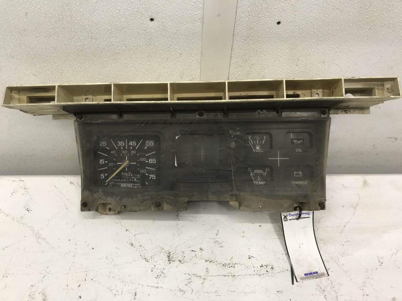 1989 Ford F700 Instrument Panel Cluster for a Ford F700 For Sale