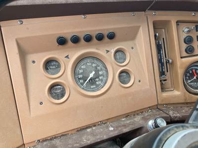 Ford LN600 Instrument Panel Cluster