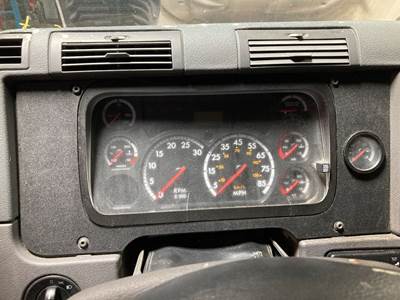 Freightliner Cascadia Instrument Panel Cluster