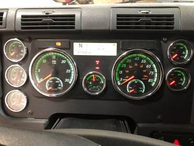 Freightliner Cascadia Instrument Panel Cluster