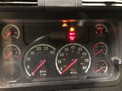 Freightliner Cascadia Instrument Panel Cluster