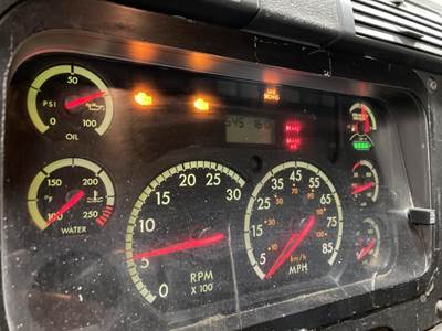 Freightliner Cascadia Instrument Panel Cluster