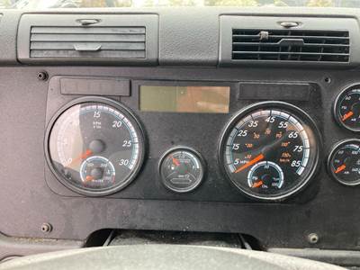 Freightliner Cascadia Instrument Panel Cluster