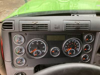 Freightliner Cascadia Instrument Panel Cluster