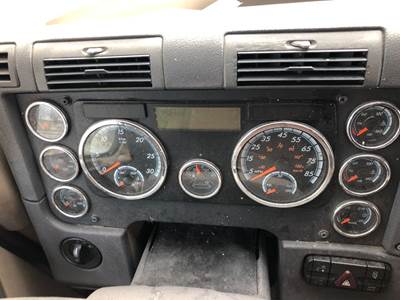 Freightliner Cascadia Instrument Panel Cluster