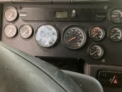 Freightliner Cascadia Instrument Panel Cluster