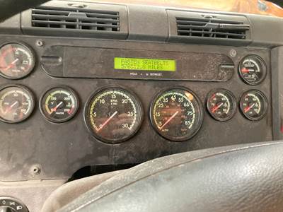 Freightliner Cascadia Instrument Panel Cluster