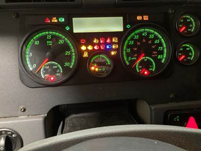 Freightliner Cascadia Instrument Panel Cluster