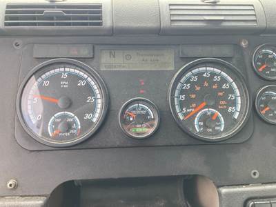 Freightliner Cascadia Instrument Panel Cluster