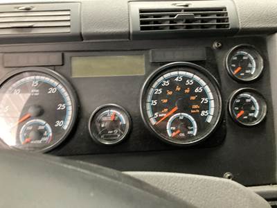 Freightliner Cascadia Instrument Panel Cluster
