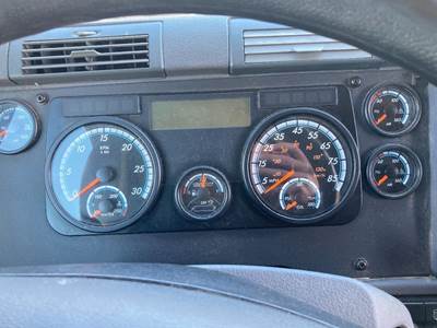 Freightliner Cascadia Instrument Panel Cluster