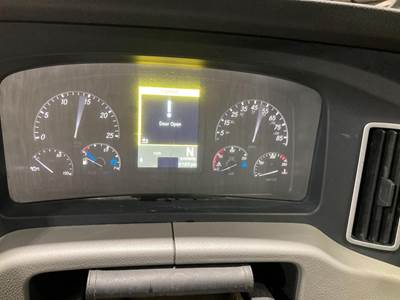 Freightliner Cascadia Instrument Panel Cluster