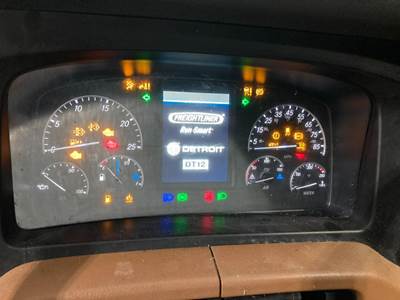 Freightliner Cascadia Instrument Panel Cluster