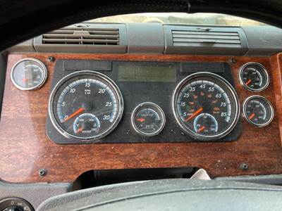 Freightliner Cascadia Instrument Panel Cluster