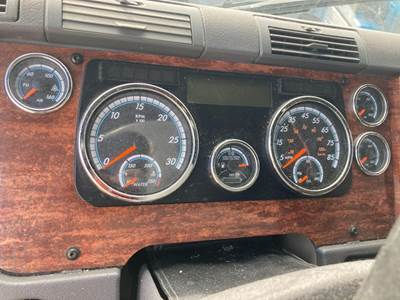 Freightliner Cascadia Instrument Panel Cluster