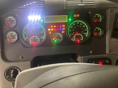 Freightliner Cascadia Instrument Panel Cluster