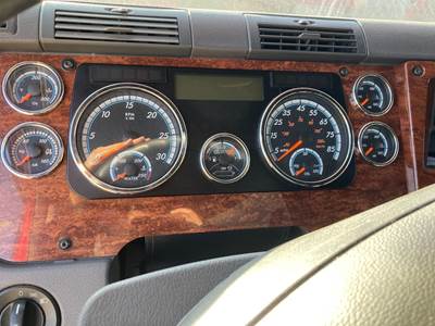 Freightliner Cascadia Instrument Panel Cluster