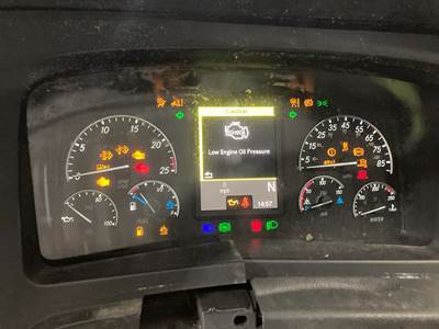 Freightliner Cascadia Instrument Panel Cluster