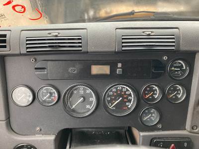 Freightliner Cascadia Instrument Panel Cluster