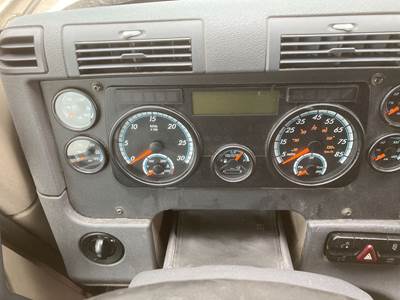 Freightliner Cascadia Instrument Panel Cluster