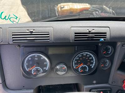 Freightliner Cascadia Instrument Panel Cluster