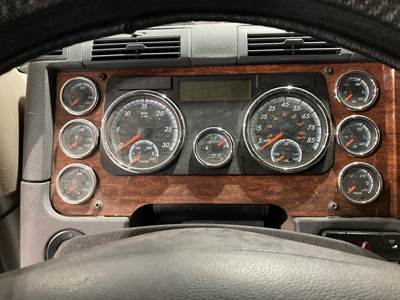 Freightliner Cascadia Instrument Panel Cluster