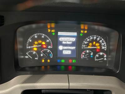Freightliner Cascadia Instrument Panel Cluster