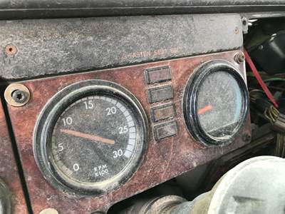 Freightliner Classic XL Instrument Panel Cluster