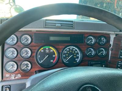 Freightliner Columbia 120 Instrument Panel Cluster