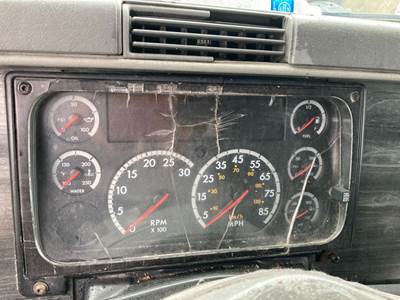 Freightliner Columbia 120 Instrument Panel Cluster