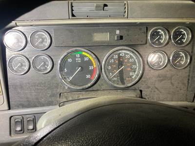 Freightliner Columbia 120 Instrument Panel Cluster