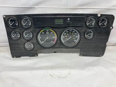 Freightliner Columbia 120 Instrument Panel Cluster