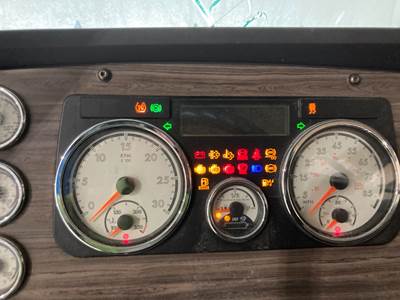 Freightliner Coronado 122 SD Instrument Panel Cluster for a Freightliner 122SD