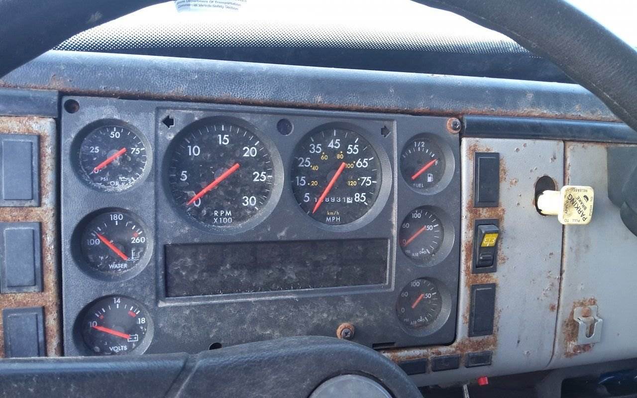 1997 Freightliner FL70 Instrument Panel Cluster For Sale Winimac, IN