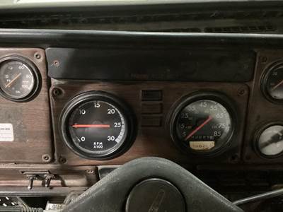 Freightliner FLD112 Instrument Panel Cluster