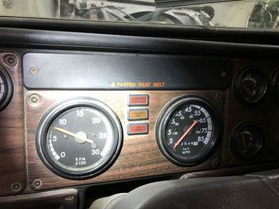 Freightliner FLD112 Instrument Panel Cluster