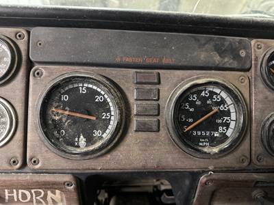 Freightliner FLD112 Instrument Panel Cluster