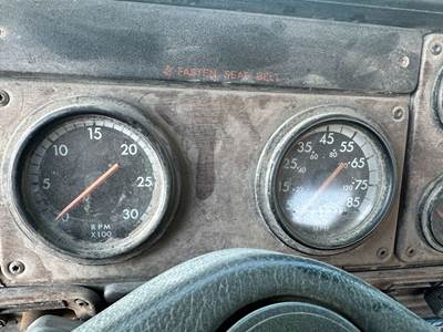 Freightliner FLD112 Instrument Panel Cluster