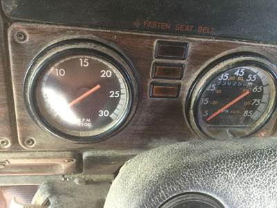 Freightliner FLD120 Instrument Panel Cluster