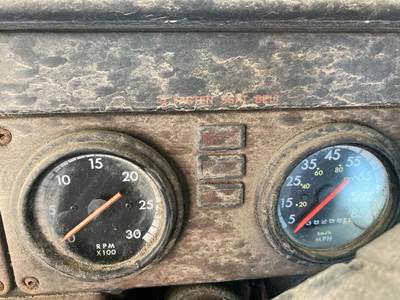 Freightliner FLD120 Instrument Panel Cluster