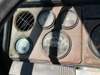 Freightliner FLT Instrument Panel Cluster