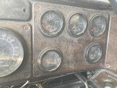 Freightliner FLT Instrument Panel Cluster