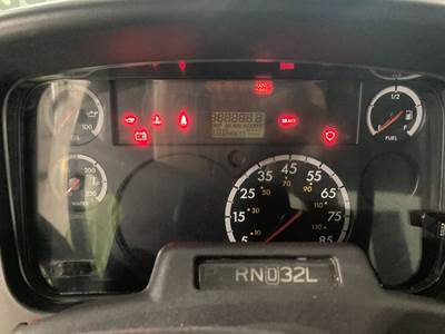 Freightliner M2 106 Instrument Panel Cluster